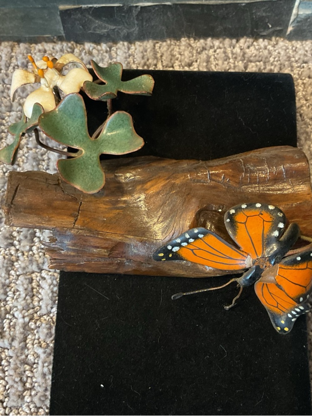 Vintage Driftwood with metal enamel flowers & butterfly - Picture 8 of 9
